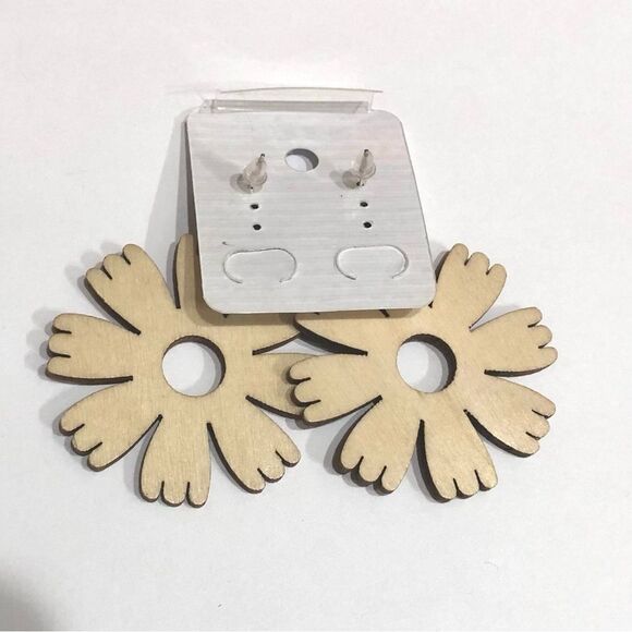 Boho Chic Feathers Cut Out Wooden Hoop Earrings - 216 - Picture 7 of 7